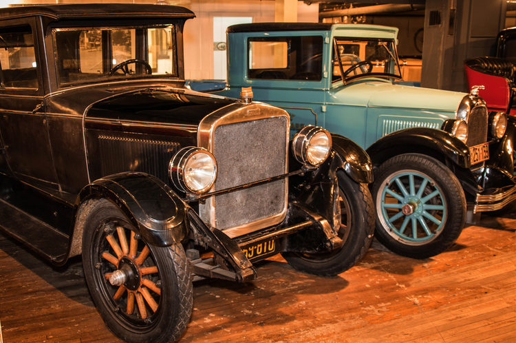 (left) 1925 Brooks Steamer and (right) 1926 Willys Whippet