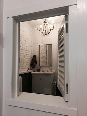 downtown bathroom.jpg