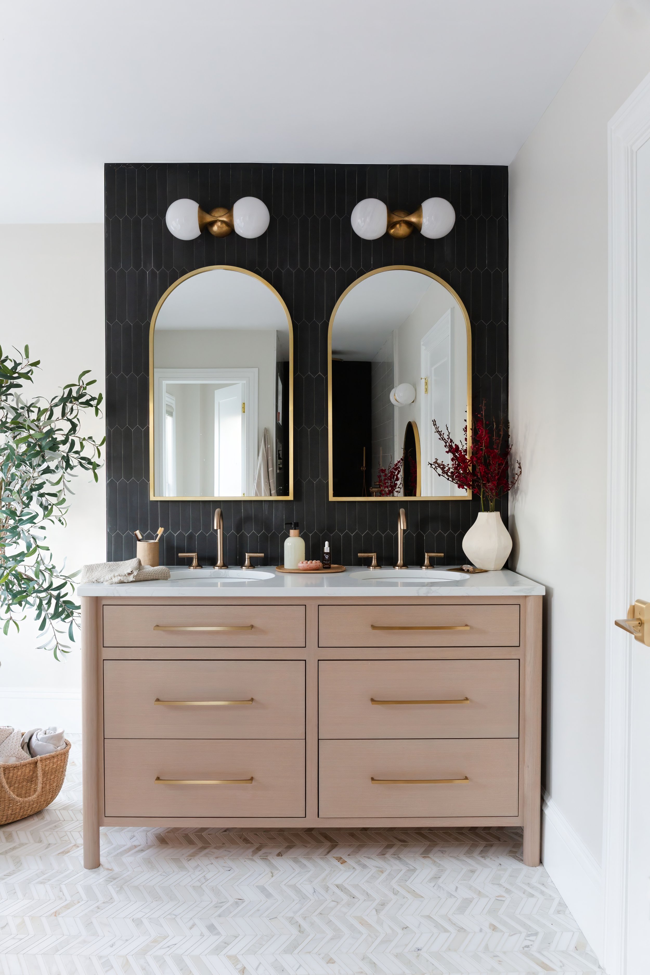 VICTORIAN INSPIRED BATHROOM