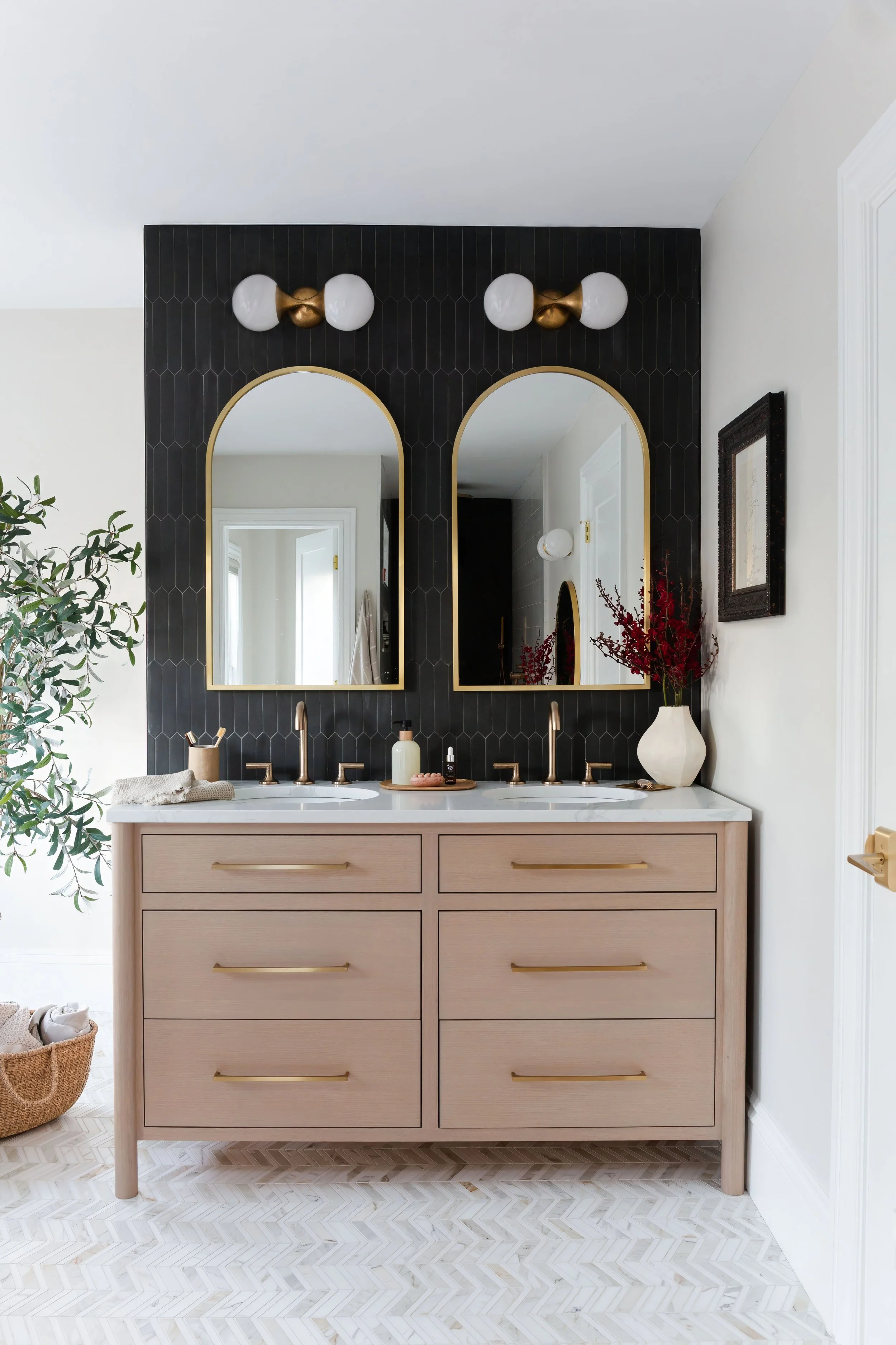 Joshua-Alan-Grove-St-Newton8-edited copy.jpg