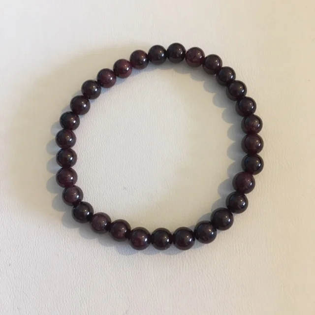 +Garnet Gemstone Bracelet (6mm)