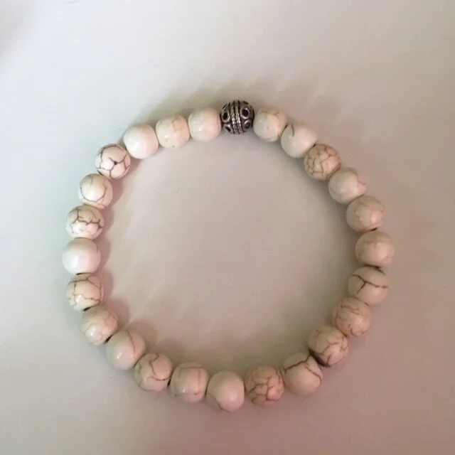 +Howlite Gemstone Bracelet (8mm)