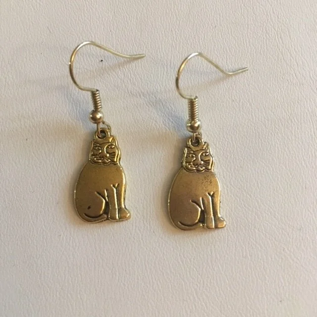 +Gold plated Sitting Cat Earrings