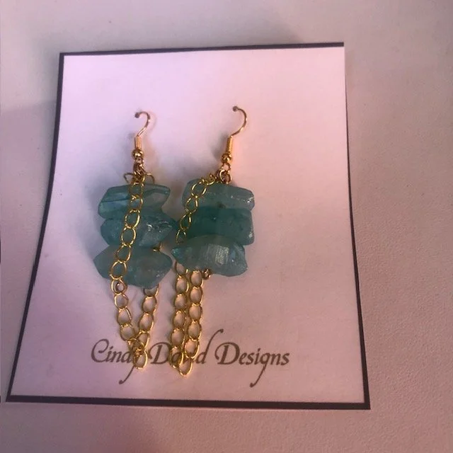 Aqua Quartz w Gold Plated Loop Chain