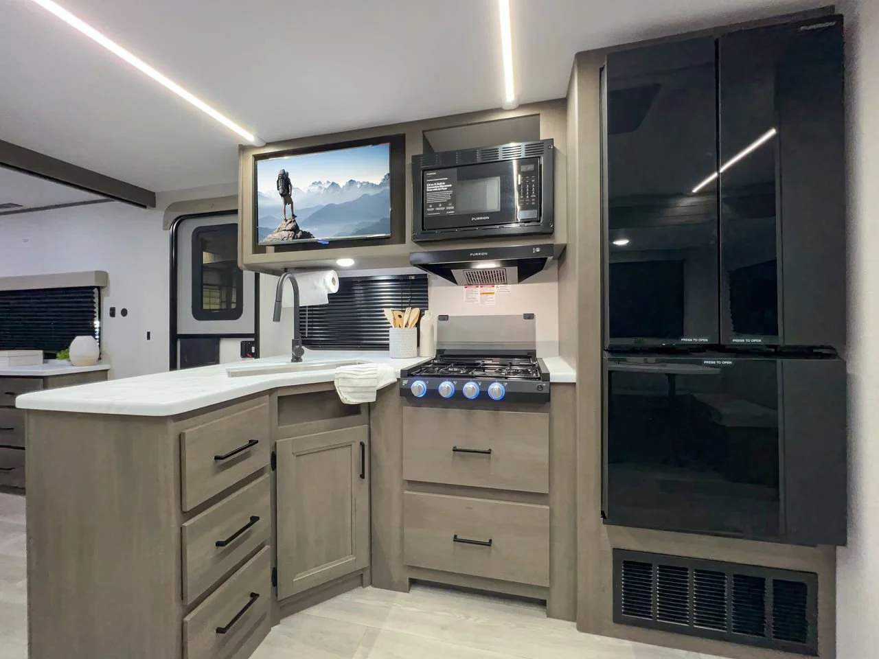 #48 - Kitchen.jpeg