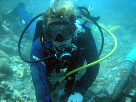    Florence working on the 1760's French   Faience Wreck   in Monte Cristi Bay 