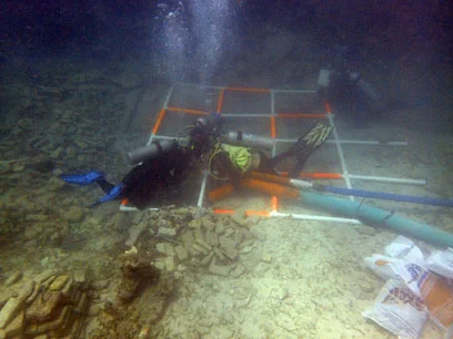 Deploying the dredge in survey square A0 which was the centre line of the ship and where the keel was located.