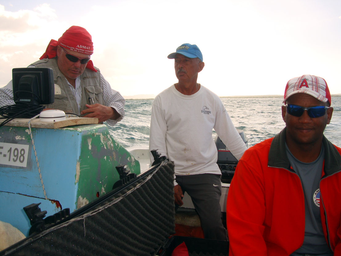  Raimund leading the survey Team with members from Median Ambiente and ONPCS, in the survey ofpart of the historic Monte Cristi Bay 