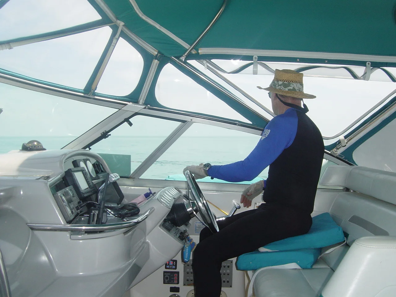  Capt. Hyatt skilfully helms a parallel grid search box.
