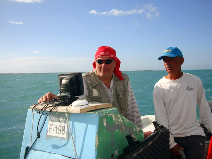 Raimund Krob leading the survey with Captain Tony Castillano from the Ministry of Medio Ambiente y Recursos Naturales