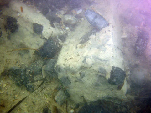 Ends of individual ballast bars