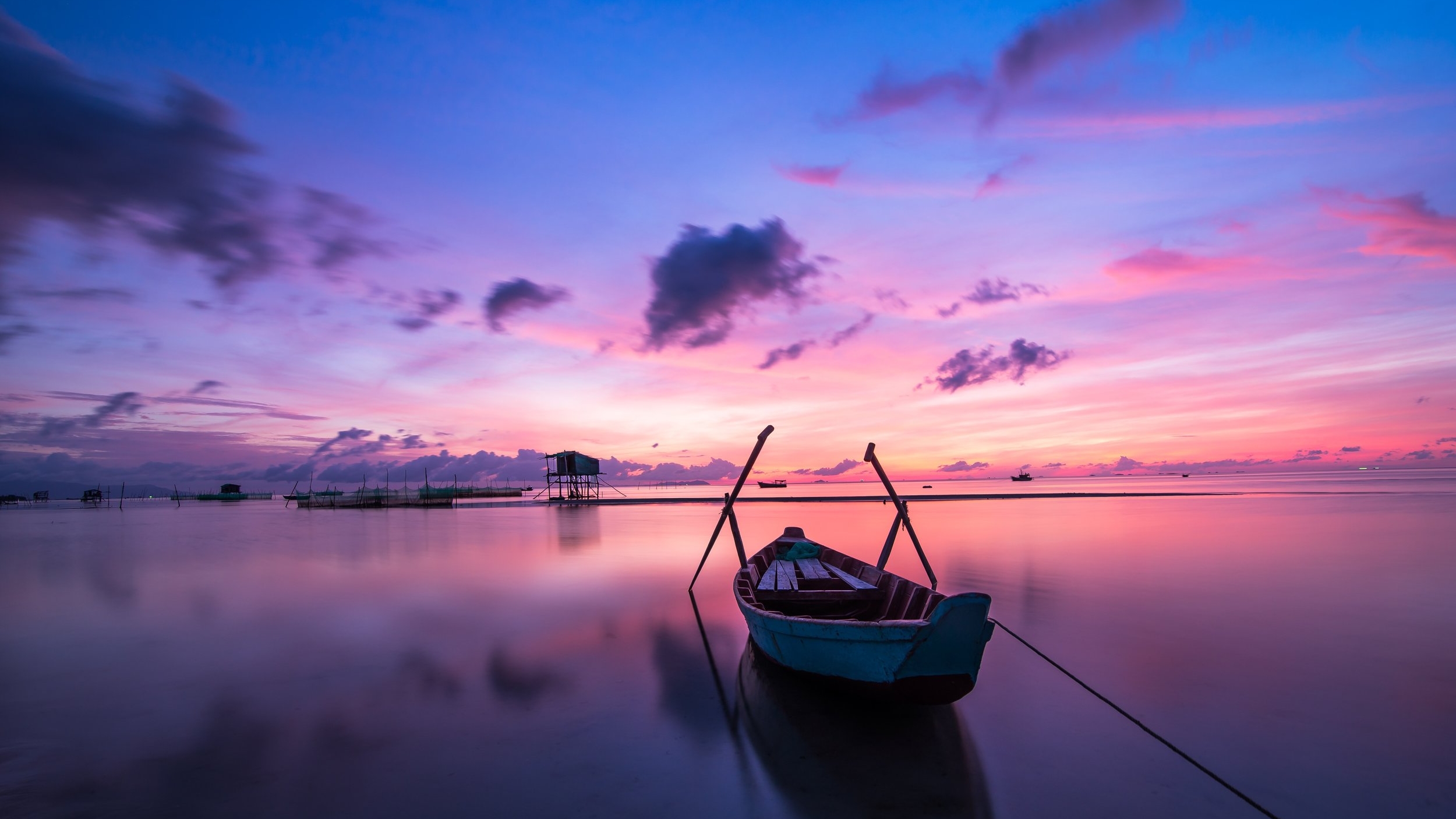 beach-boat-colorful-33545.jpg