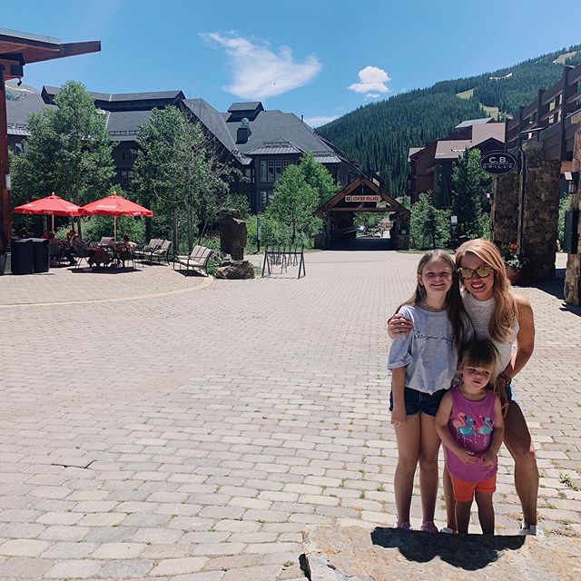 Copper Mountain for Midi&rsquo;s 3rd birthday! Her first roller coaster. Time flies when you&rsquo;re having fun!
&bull;
&bull;
&bull;
#coppermountain #keelystyle #liveoutdoors #discoverunder100k #5280style #5280 #denverstyle #denverlifestyle #denver