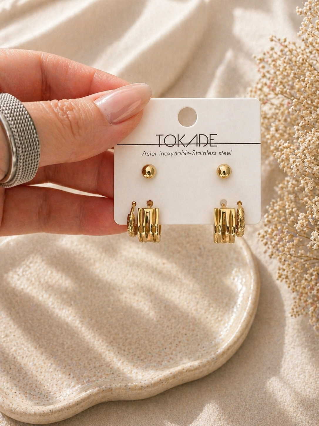Ensemble de boucles d’oreilles Liliane en acier inoxydable doré avec anneaux texturés et boucles minimalistes - Tokade
