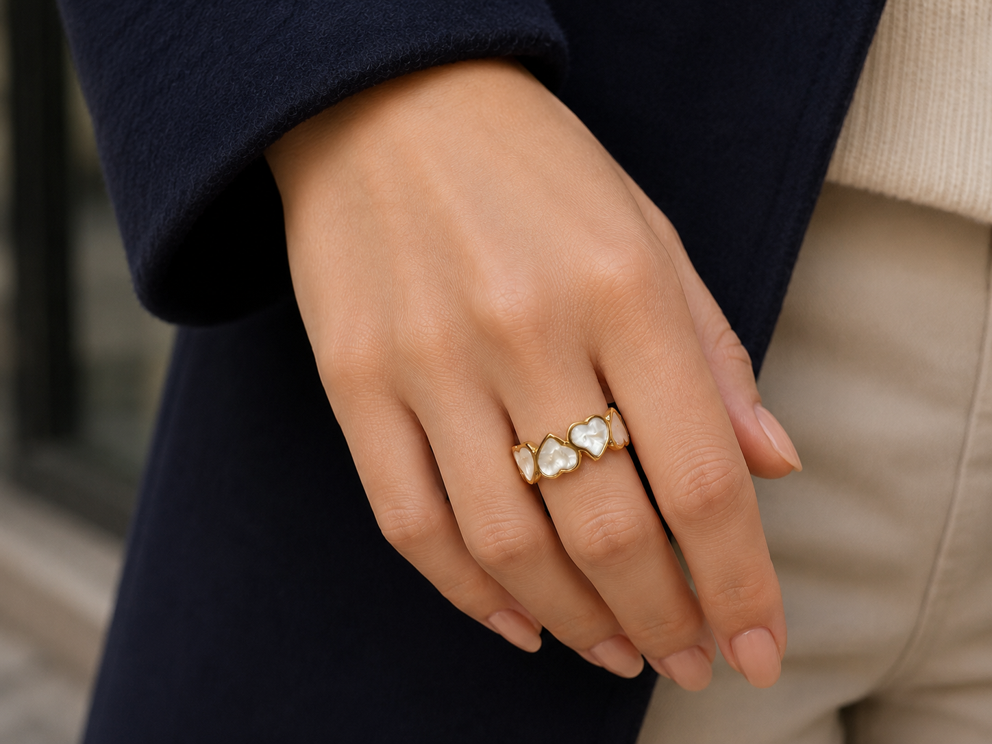 Bague Béa ajustable en acier inoxydable doré avec cœurs nacrés - Tokade