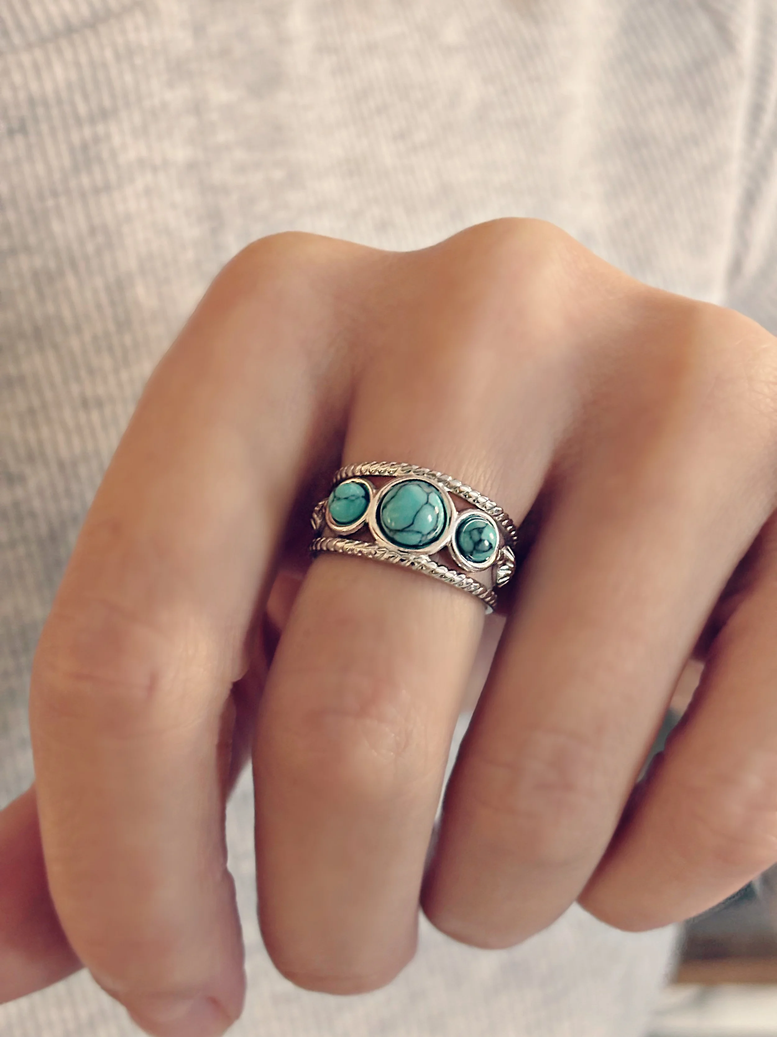 Bague ajustable Raven pierres turquoises