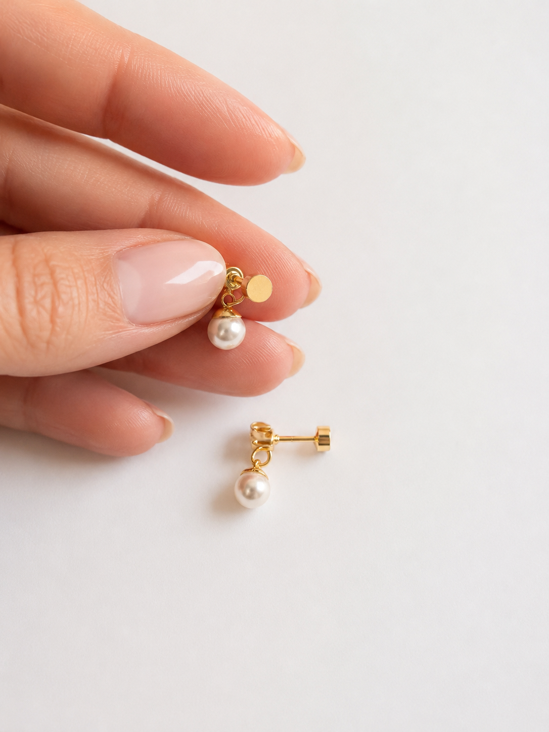 Boucles d’oreilles Lina avec perles et zircons en acier inoxydable doré -Tokade