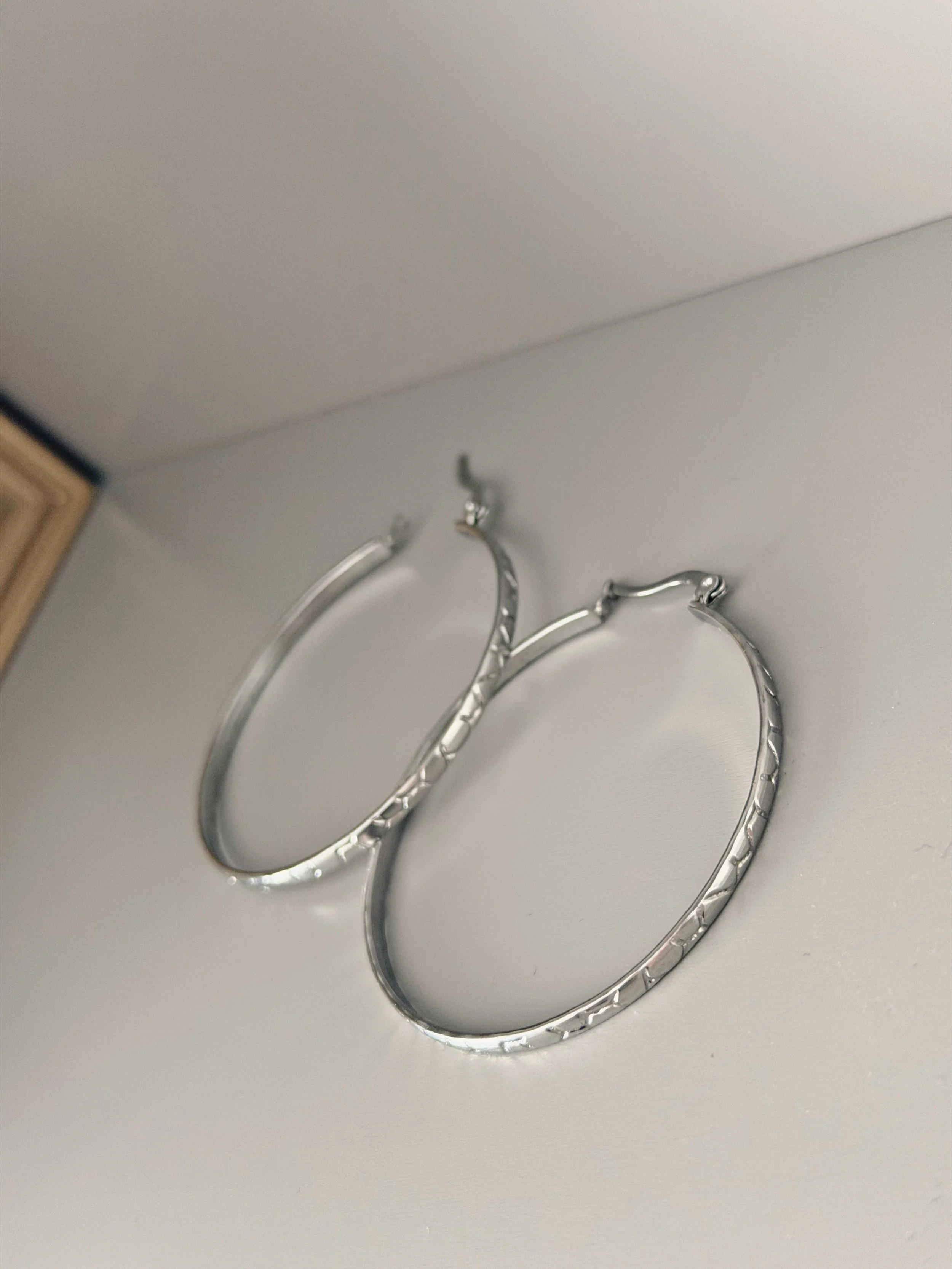 Boucles Aura – Anneaux en acier inoxydable | Tokade