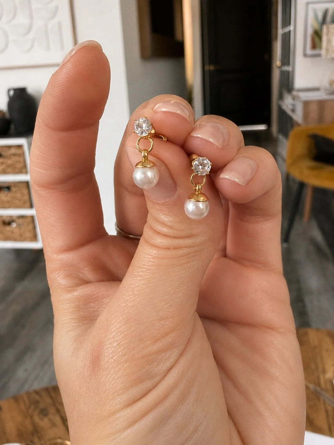 Boucles d’oreilles Lina avec perles et zircons en acier inoxydable doré - Tokade