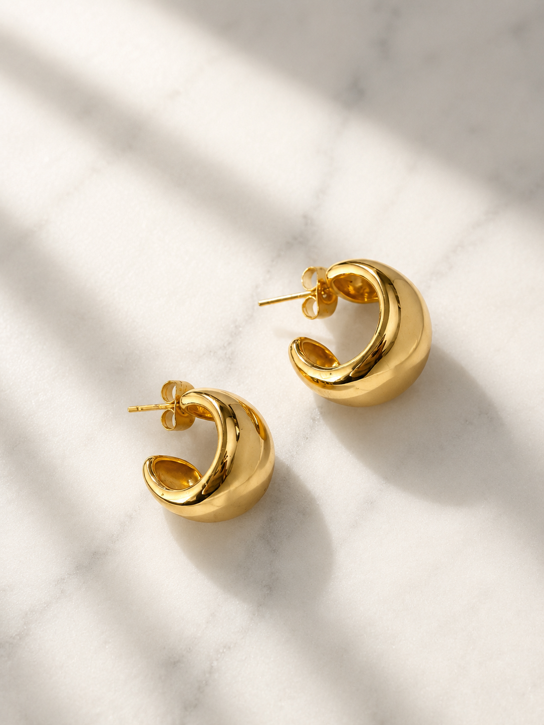 Boucles d’oreilles dorées bombées en acier inoxydable pour femme - Tokade
