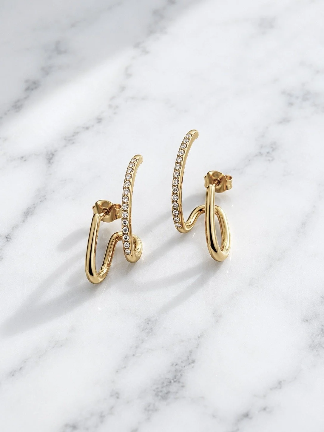 Boucles d’oreilles Heliana en acier inoxydable doré avec cristaux incrustés - Tokade
