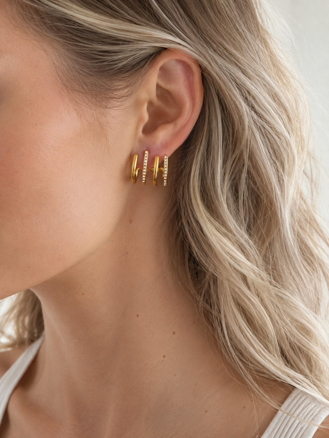 Boucles d’oreilles dorées multi anneaux avec pierres brillantes en acier inoxydable - Tokade
