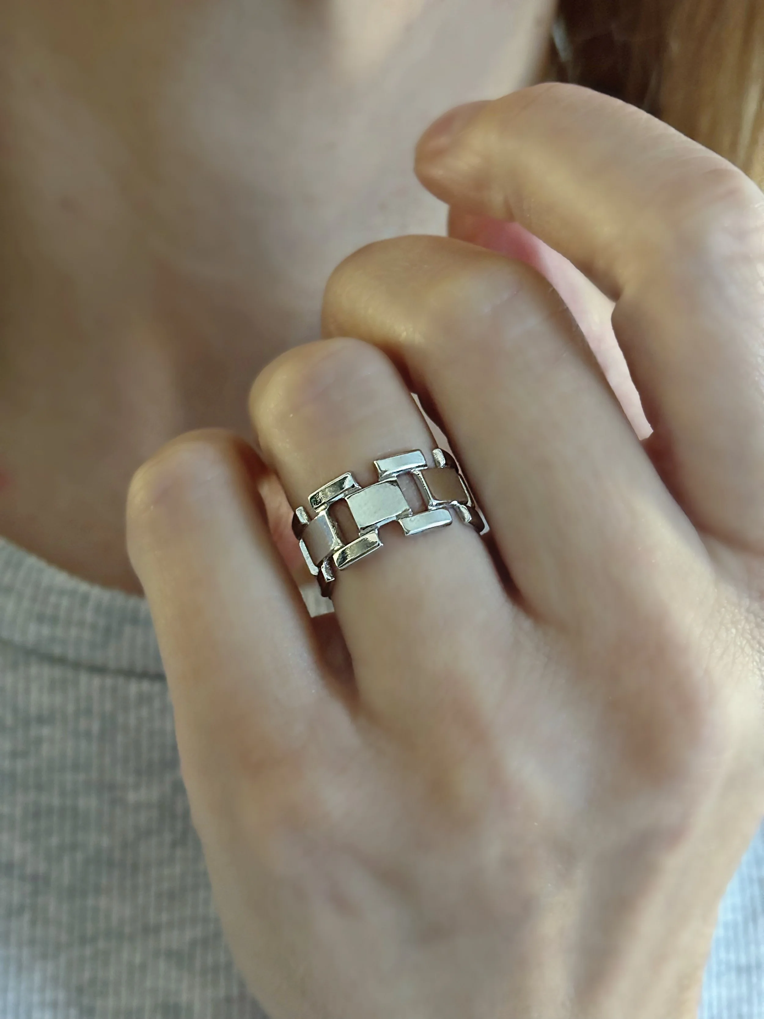 bague Alexia en acier inoxydable vue en gros plan, ajustable