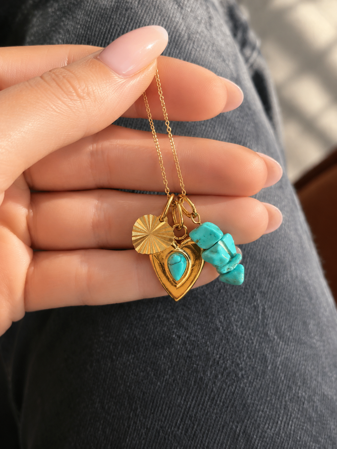 Collier doré en acier inoxydable avec pendentif cœur et pierres semi précieuses turquoise - Tokade