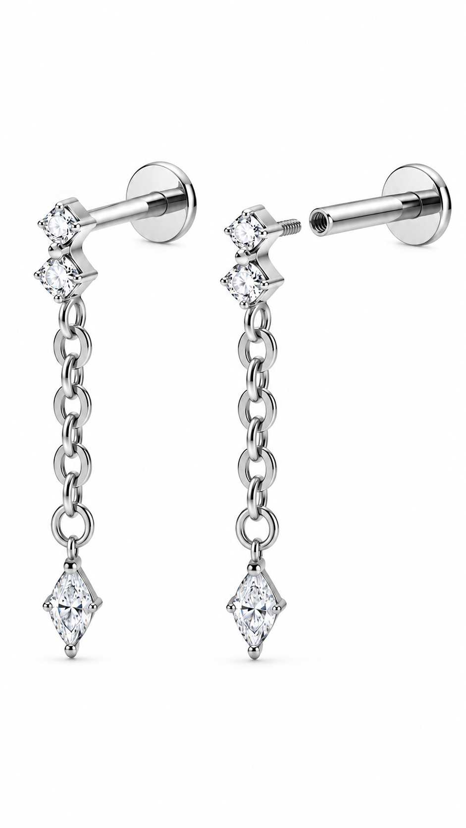 Boucles de piercing Léandre argentées avec chaîne et pierres brillantes portées au lobe