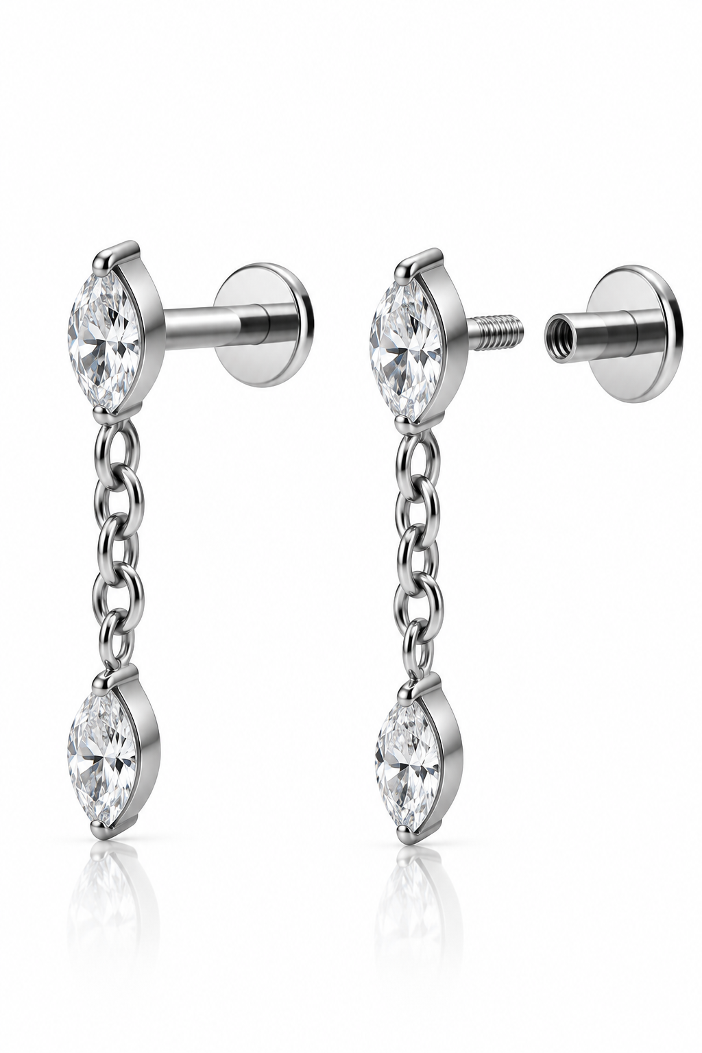 Boucles de piercing Wanny argentées à insertion arrière avec pierres brillantes et chaîne