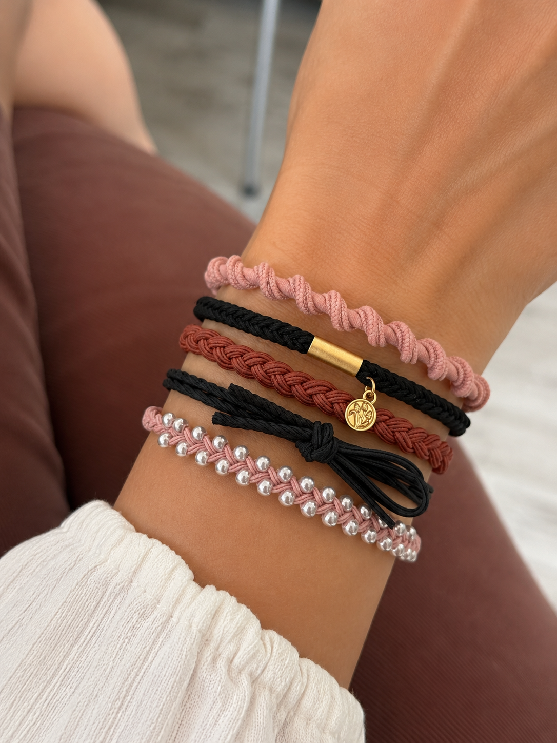Lot de 5 élastiques à cheveux - Bracelets – Rose, noir et terracotta