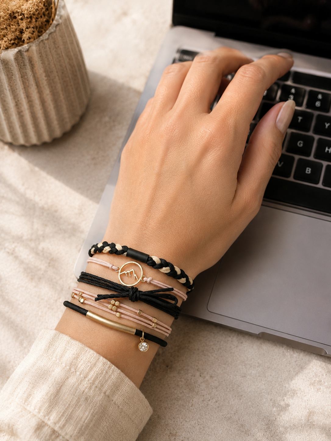 Lot de 5 élastiques à cheveux / Bracelets – Noir, rose et doré