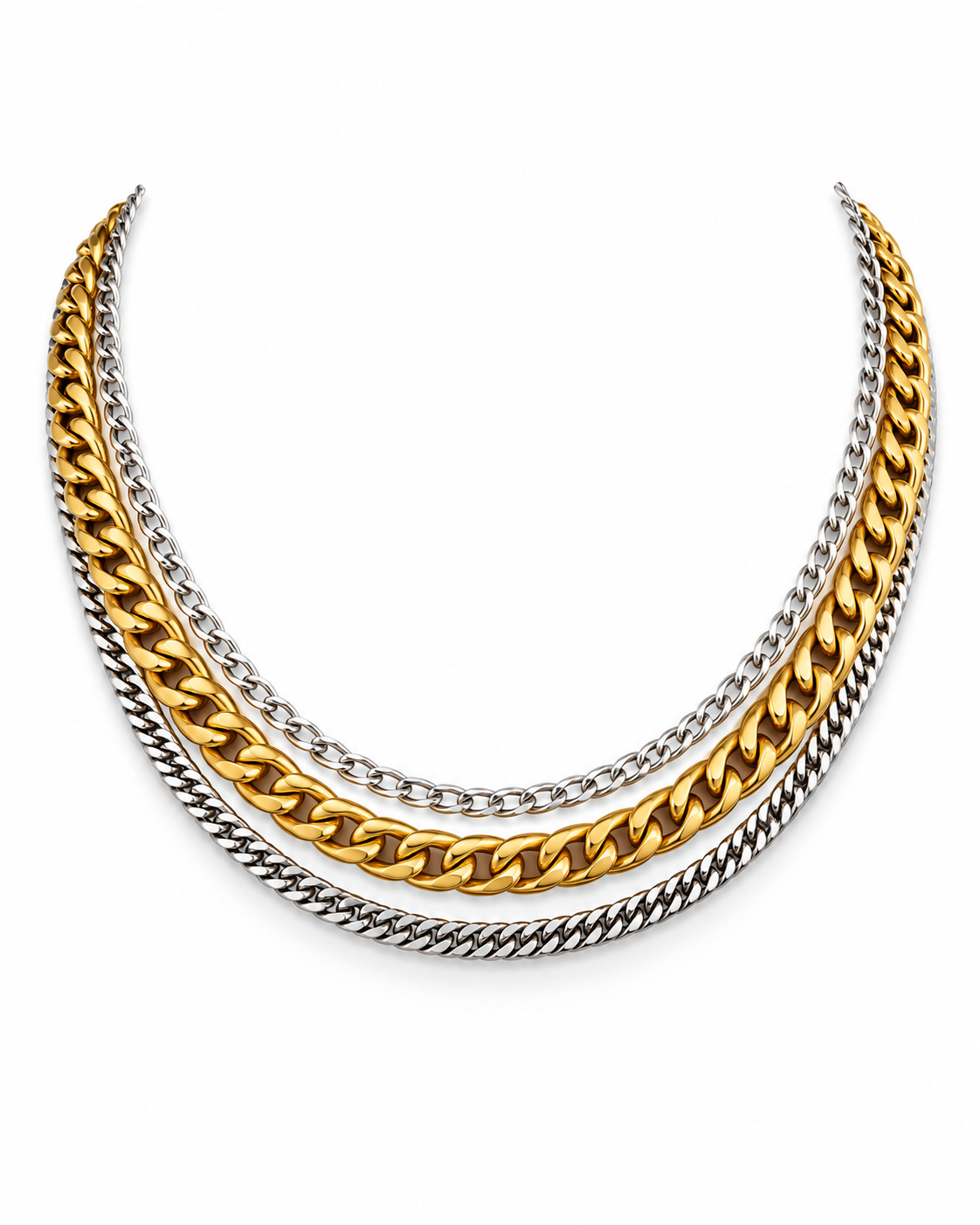 Collier Talia à trois rangs de chaînes à maillons, une dorée et deux argentées, présenté sur fond blanc.