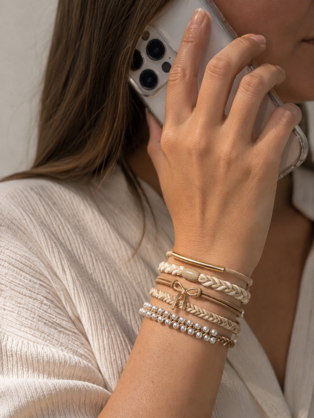 Lot de 5 élastiques à cheveux / Bracelets – Beige, crème, perles et détails dorés