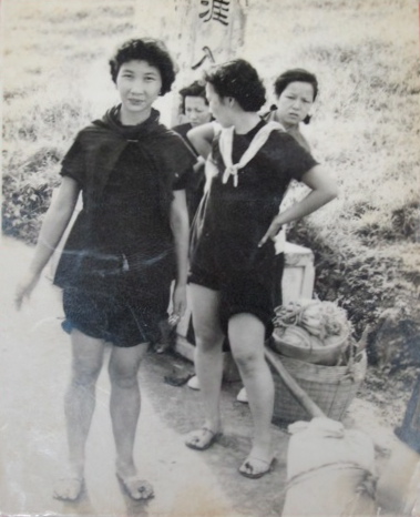 Sedan chairs were an important secondary industry, after fishing, in Tai O. It used to be the only land transportation to the remote village.
