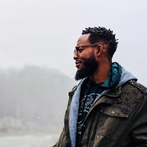 Chirac Ndetan is a biomechanist, photographer and fitness advocate interested in preventing musculoskeletal disorders by promoting human powered technologies and sustainable lifestyles