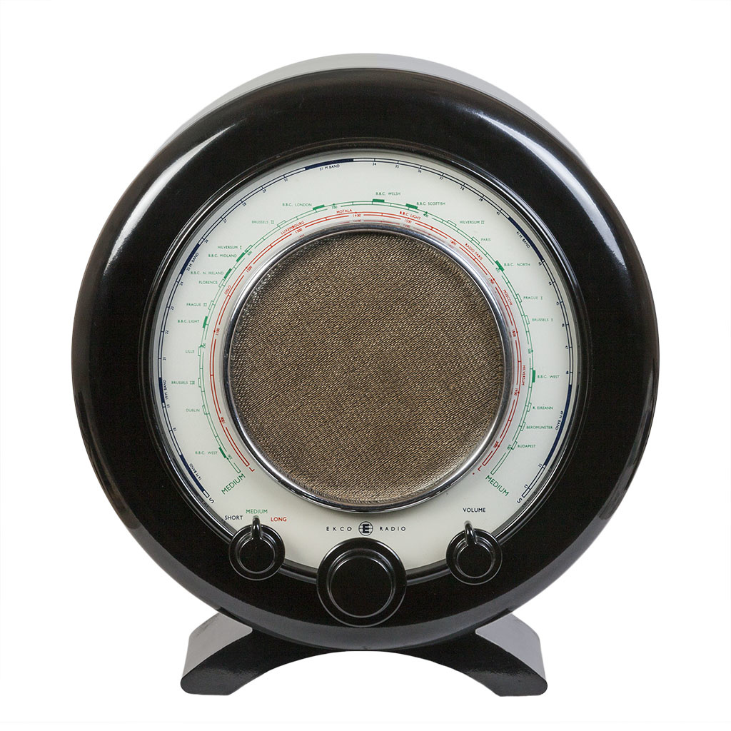 EKCO A22 3-band Radio, 1945.