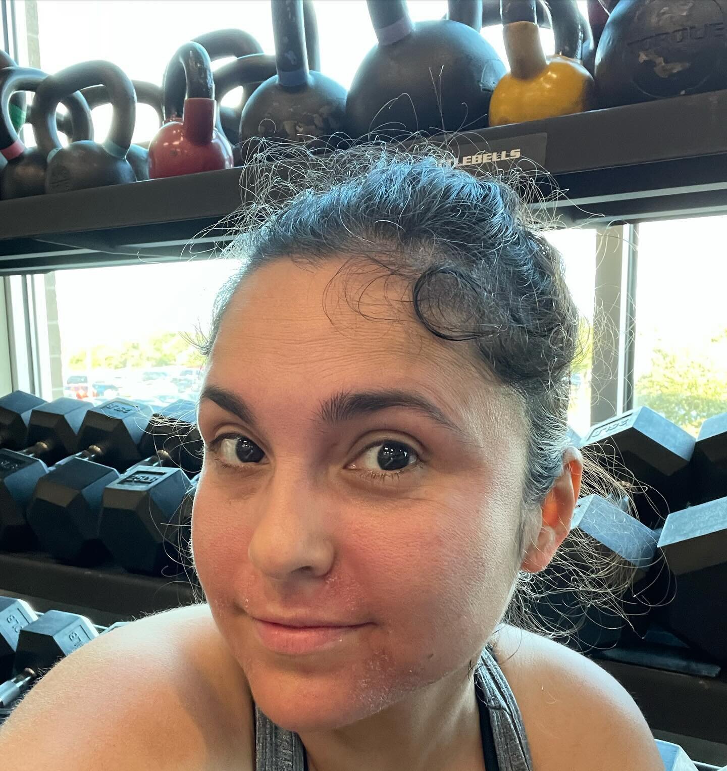 The eczema gods tried to stop my workout this morning with burning, dry skin and an asthma episode. Nah; we got this! 💪🏼🏋🏻&zwj;♀️ #skinallergies #dermatitis #itchypineapple
