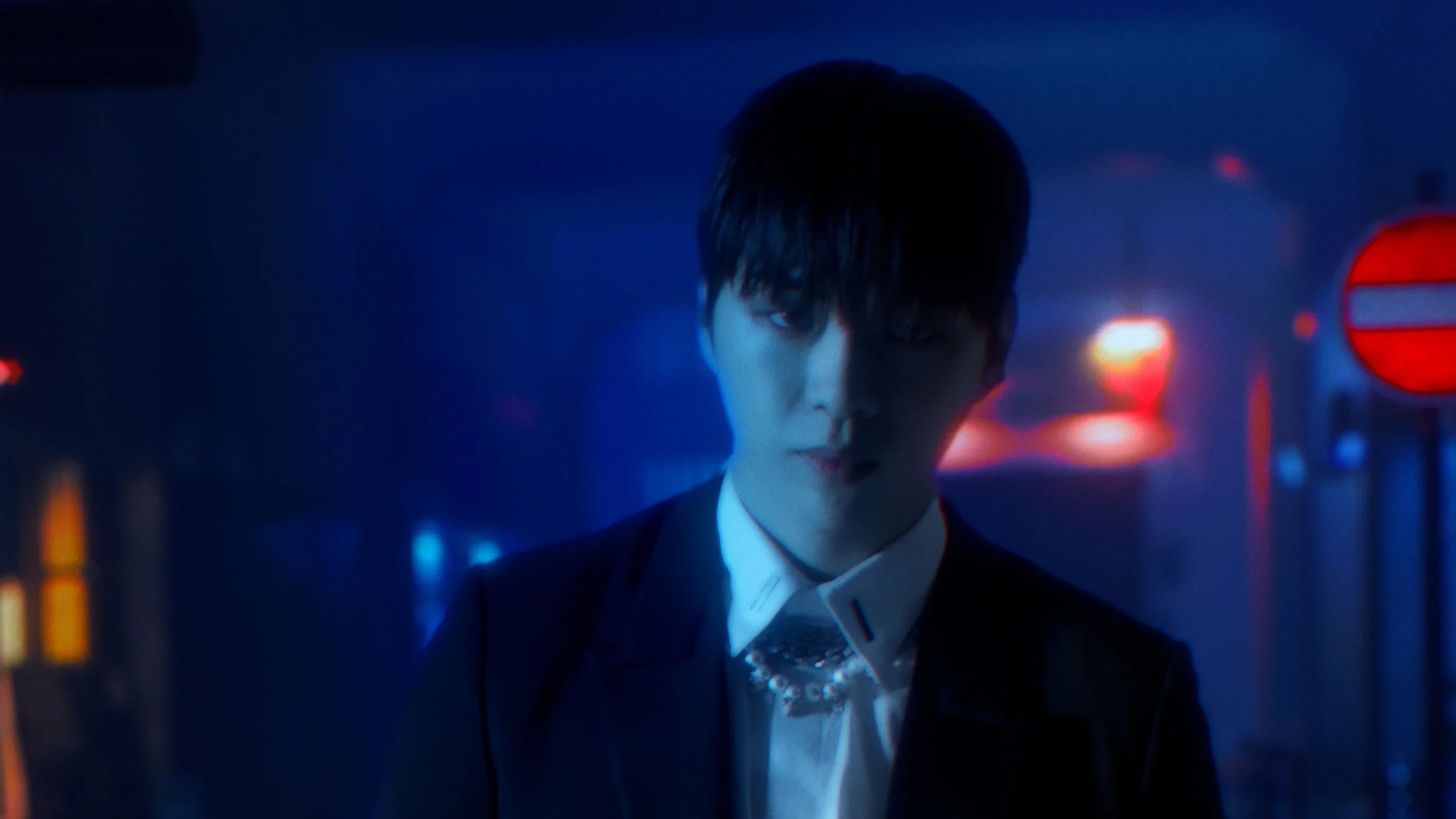 Sequence 01.00_01_32_11.Still094.jpg