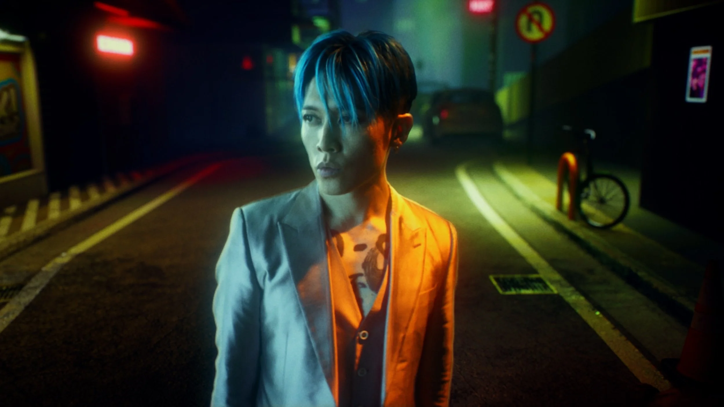 Sequence 01.00_01_43_03.Still114.jpg