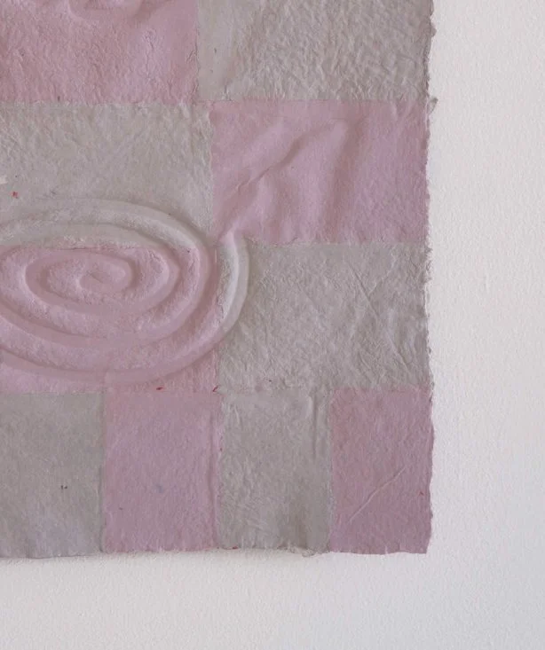 PinkWhiteChainSpiralCropCorner.jpg