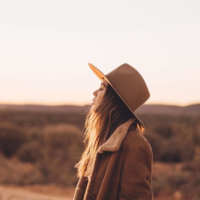 ✨ Sunsets in the desert with new @WillandBear - Andy Oak #willandbear #hatsfortheroad 🎞️ @nerii_xx