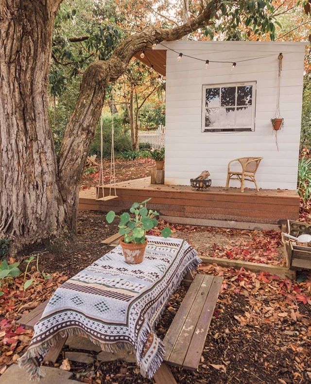 There are so many different ways you can use your @Salty.Aura rug!
π ποΈ @thrift_plantabode_β
