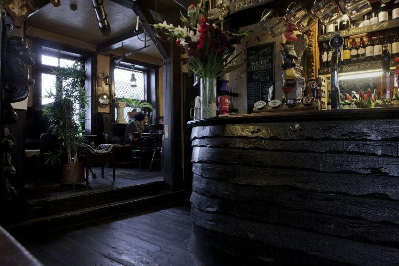 iVisit... the Oldest Pub on the Thames