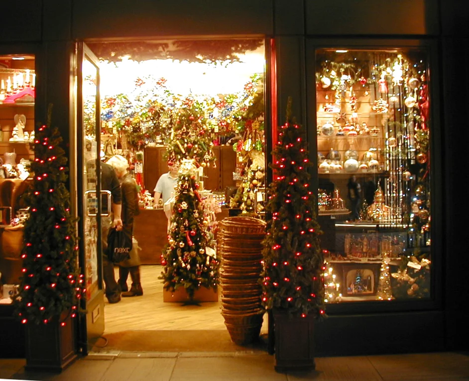 iVisit.... The Christmas Shop @ Hays Galleria 