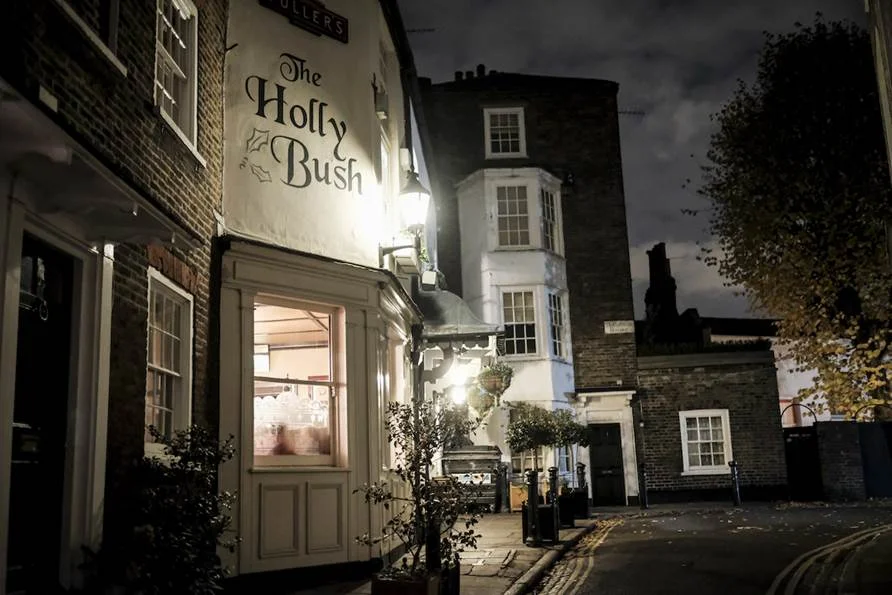 iVisit.... the Holly Bush in Hampstead