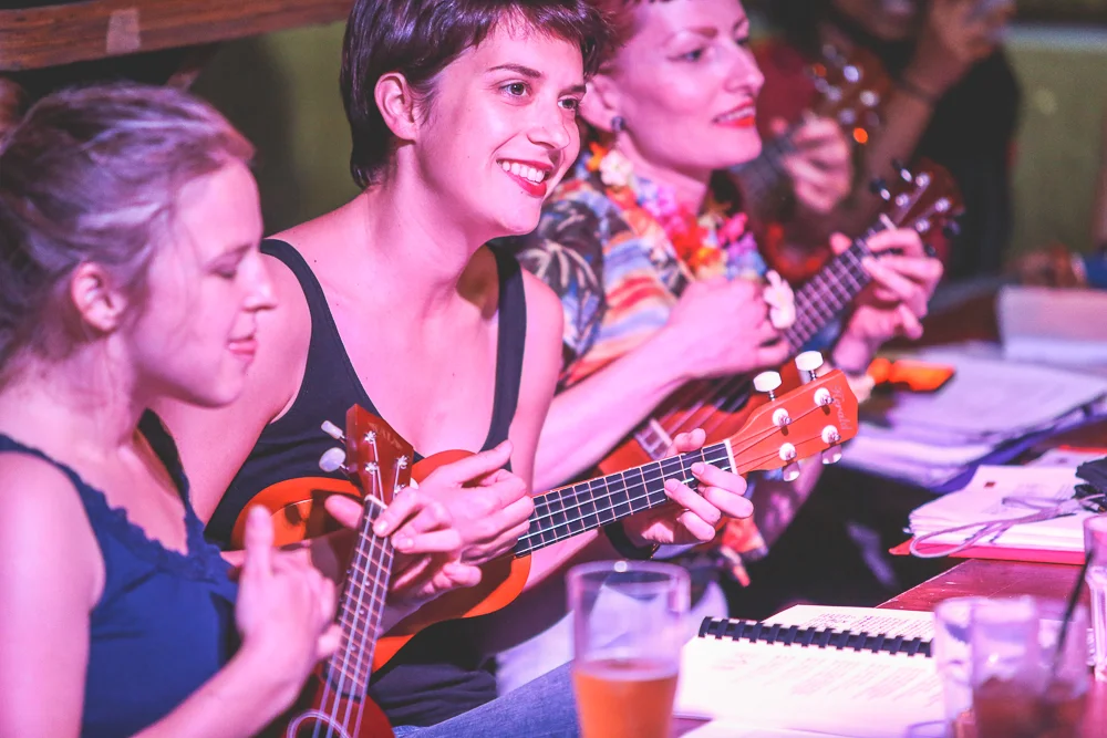 iVisit.... Ukulele Hootenanny @ Queen of Hoxton 