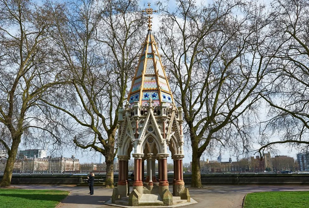 iVisit.... Victoria Tower Gardens