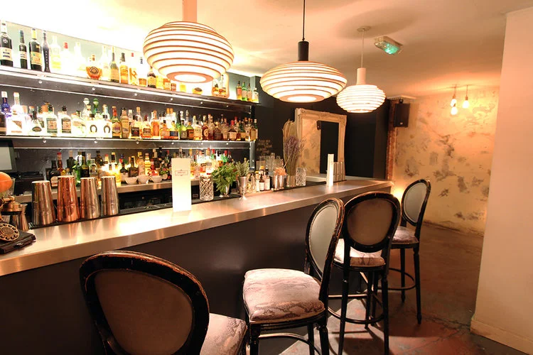 iVisit.... Cocktails through the Looking Glass