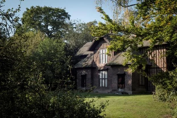 iVisit.... Queen Charlotte's Cottage